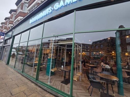 Coffee-shop-clean-windows