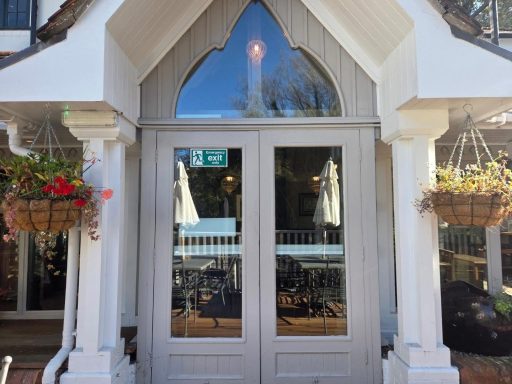Pub-doorway-arch-windows